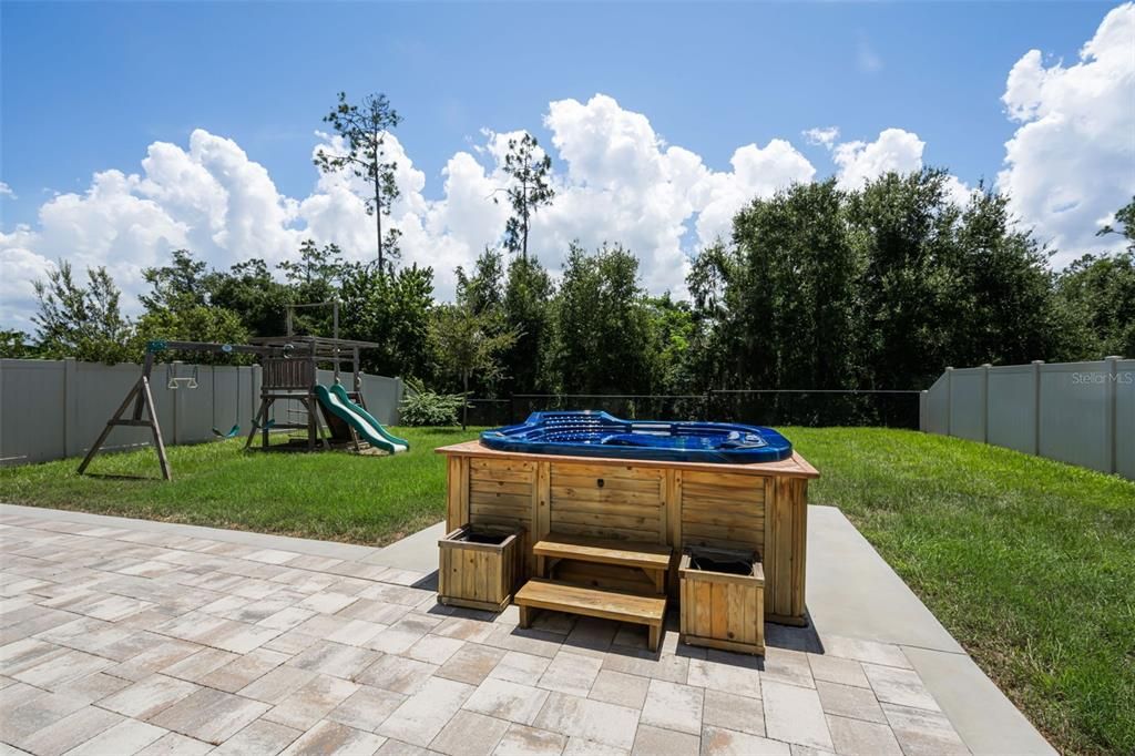 For Sale: $409,900 (4 beds, 2 baths, 2584 Square Feet)