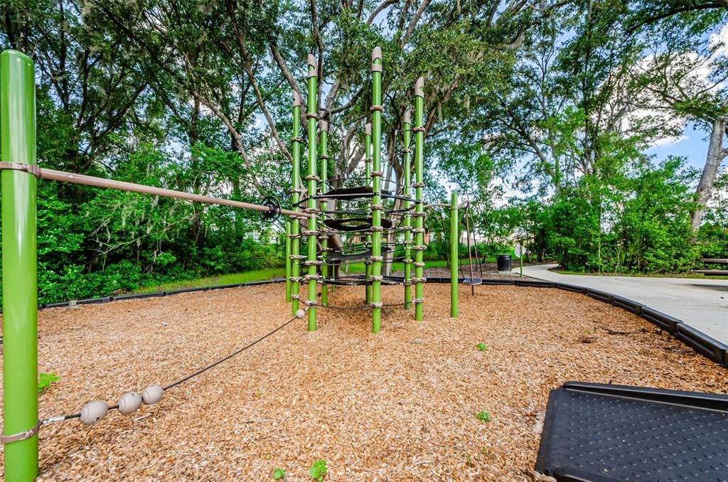 For Sale: $409,900 (4 beds, 2 baths, 2584 Square Feet)