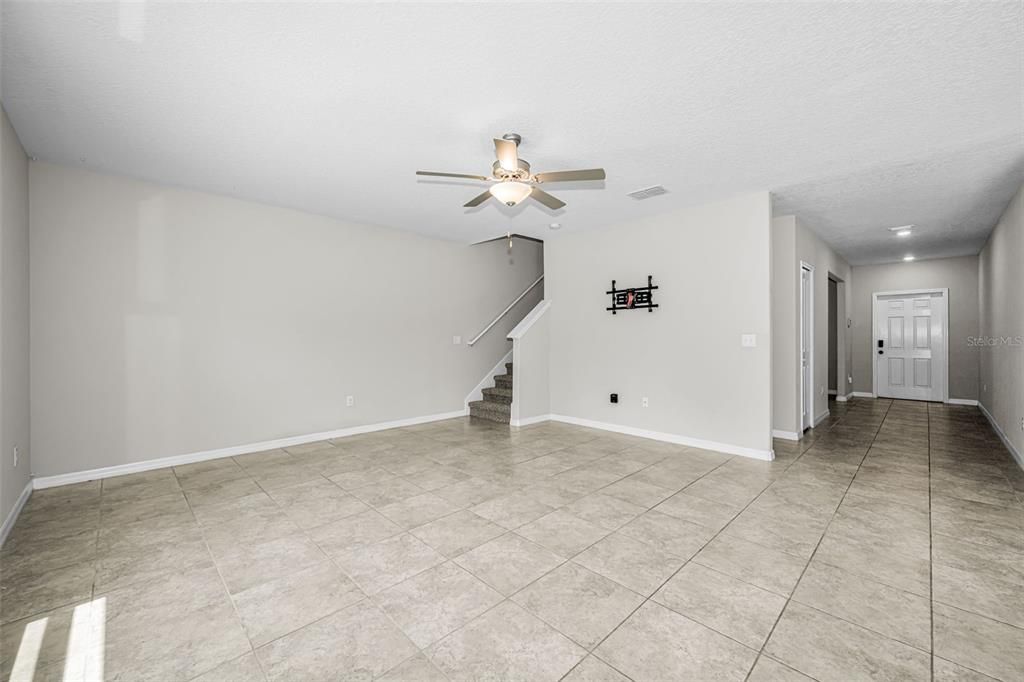 For Sale: $409,900 (4 beds, 2 baths, 2584 Square Feet)