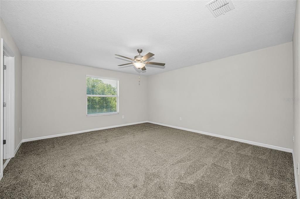 For Sale: $409,900 (4 beds, 2 baths, 2584 Square Feet)