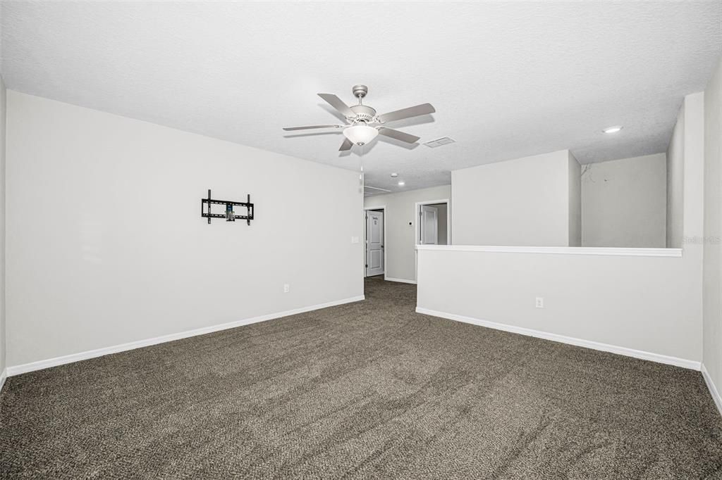 For Sale: $409,900 (4 beds, 2 baths, 2584 Square Feet)
