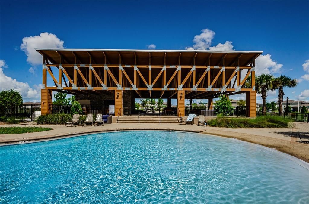 For Sale: $409,900 (4 beds, 2 baths, 2584 Square Feet)