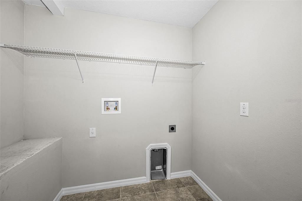 For Sale: $409,900 (4 beds, 2 baths, 2584 Square Feet)