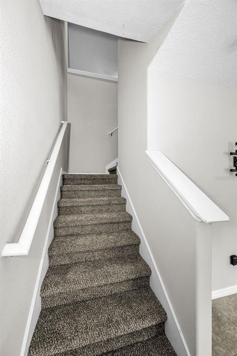 For Sale: $409,900 (4 beds, 2 baths, 2584 Square Feet)