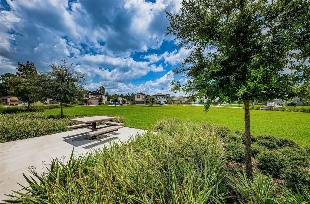 For Sale: $409,900 (4 beds, 2 baths, 2584 Square Feet)