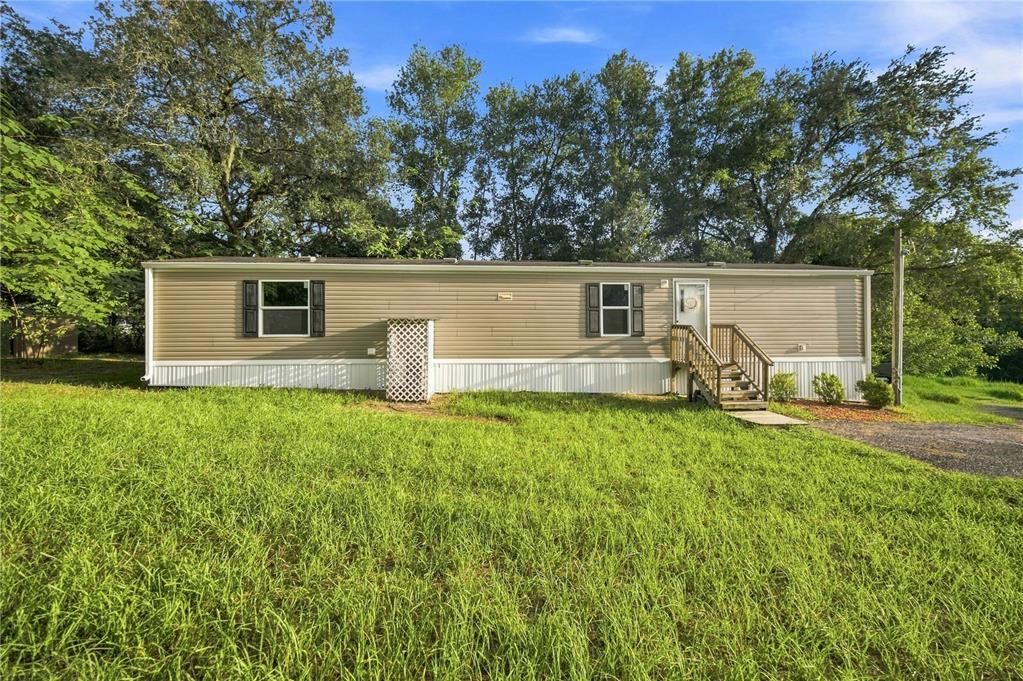 For Sale: $124,900 (2 beds, 2 baths, 843 Square Feet)