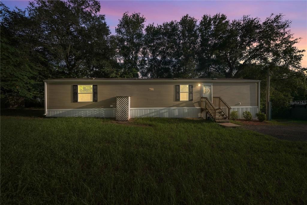 For Sale: $124,900 (2 beds, 2 baths, 843 Square Feet)