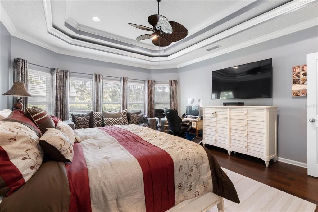 For Sale: $659,900 (5 beds, 4 baths, 3213 Square Feet)