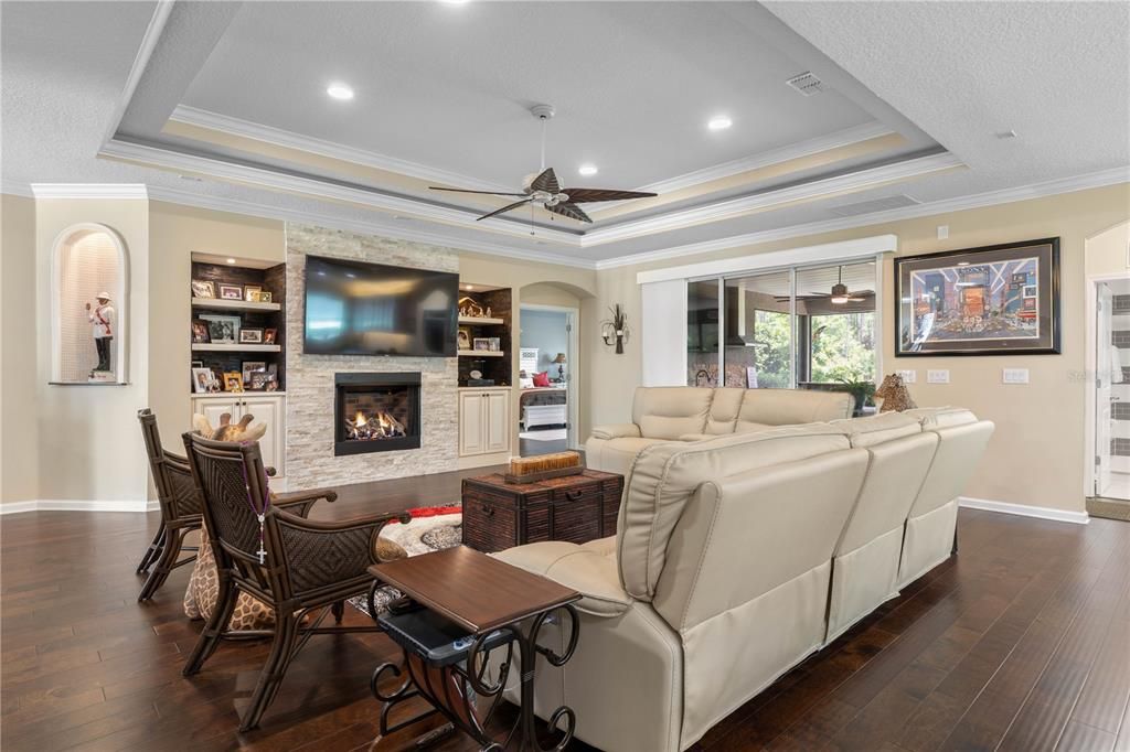 For Sale: $659,900 (5 beds, 4 baths, 3213 Square Feet)