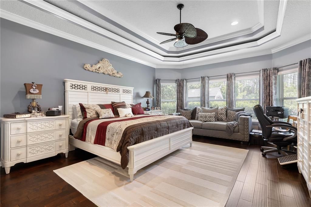 For Sale: $659,900 (5 beds, 4 baths, 3213 Square Feet)