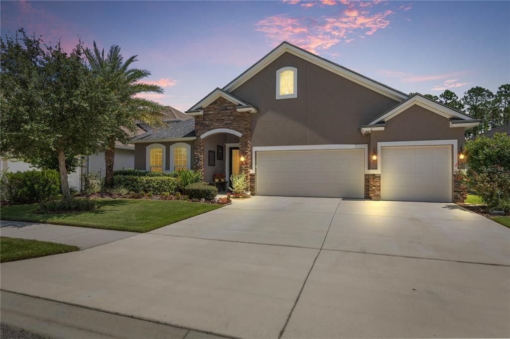 For Sale: $659,900 (5 beds, 4 baths, 3213 Square Feet)