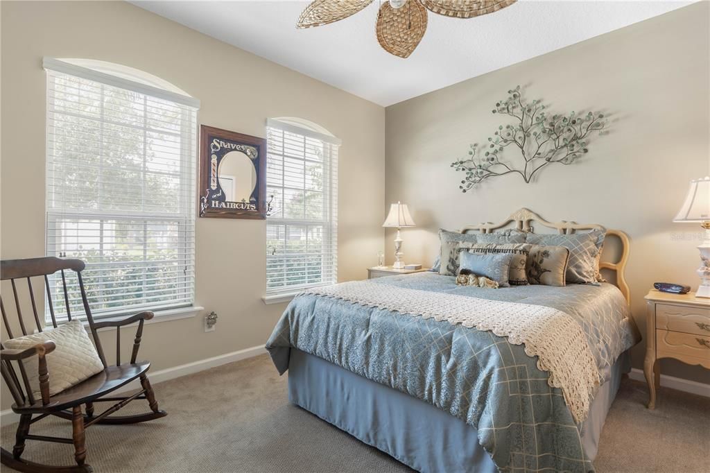 For Sale: $659,900 (5 beds, 4 baths, 3213 Square Feet)