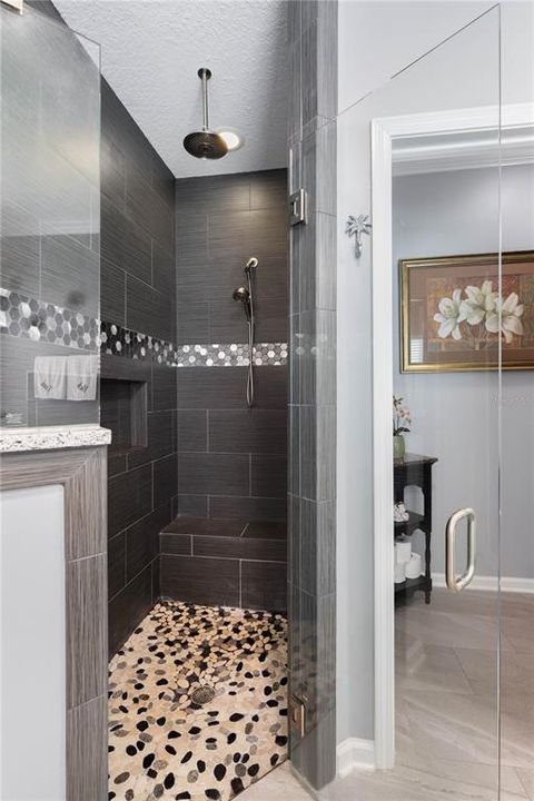 For Sale: $659,900 (5 beds, 4 baths, 3213 Square Feet)