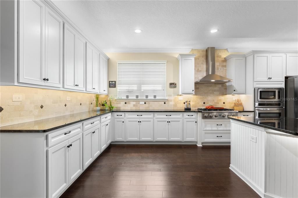 For Sale: $659,900 (5 beds, 4 baths, 3213 Square Feet)