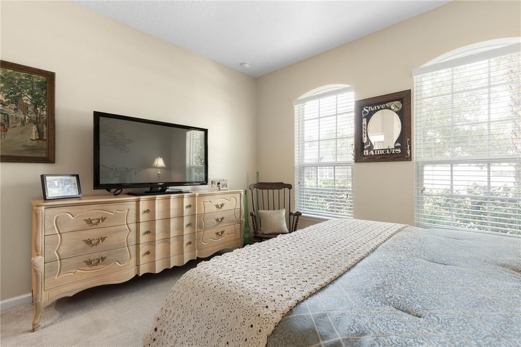 For Sale: $659,900 (5 beds, 4 baths, 3213 Square Feet)