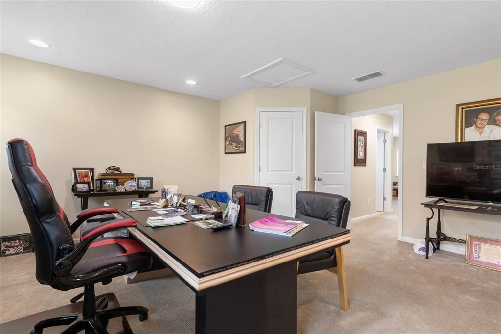 For Sale: $659,900 (5 beds, 4 baths, 3213 Square Feet)