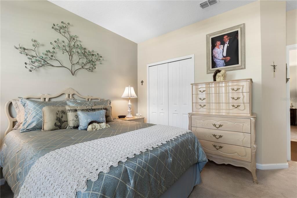 For Sale: $659,900 (5 beds, 4 baths, 3213 Square Feet)