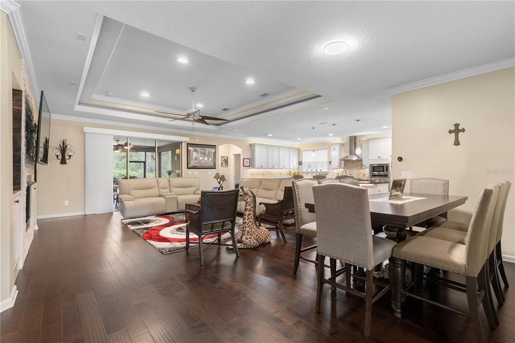For Sale: $659,900 (5 beds, 4 baths, 3213 Square Feet)
