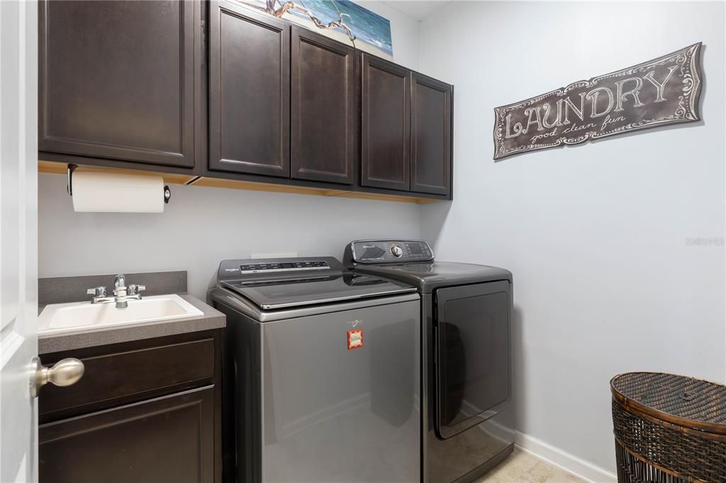 For Sale: $659,900 (5 beds, 4 baths, 3213 Square Feet)
