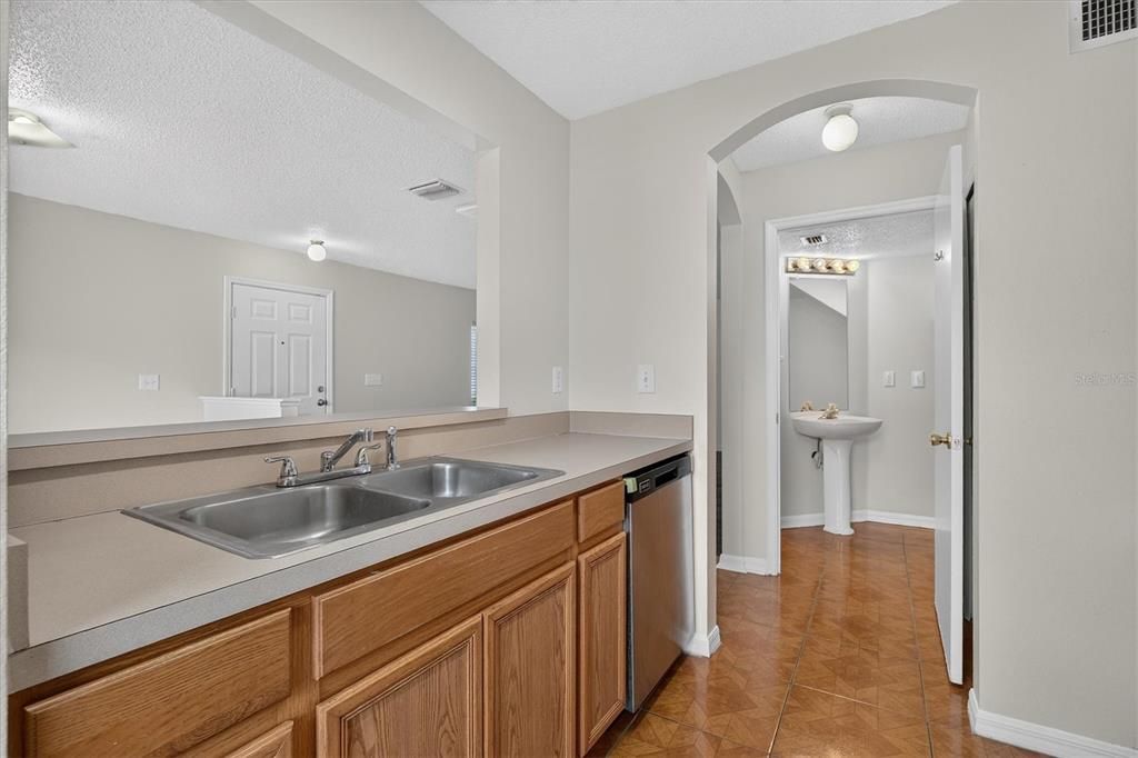 For Rent: $1,750 (3 beds, 2 baths, 1364 Square Feet)