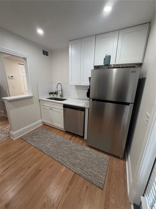 For Sale: $669,000 (2 beds, 1 baths, 1107 Square Feet)