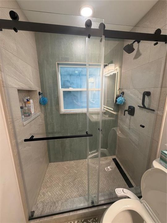 For Sale: $669,000 (2 beds, 1 baths, 1107 Square Feet)