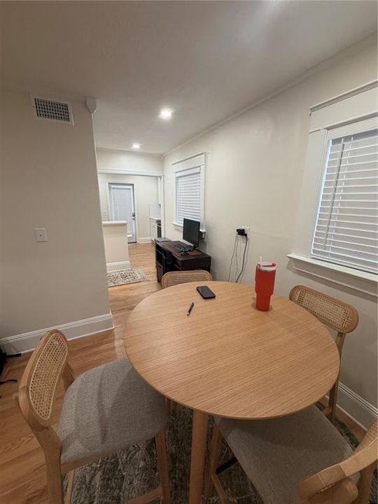 For Sale: $669,000 (2 beds, 1 baths, 1107 Square Feet)