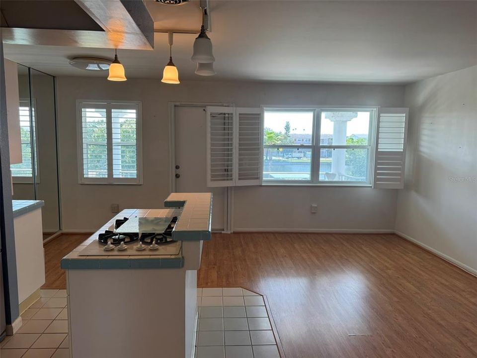 For Sale: $75,000 (1 beds, 1 baths, 625 Square Feet)