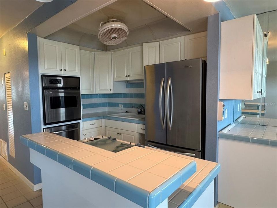 For Sale: $75,000 (1 beds, 1 baths, 625 Square Feet)