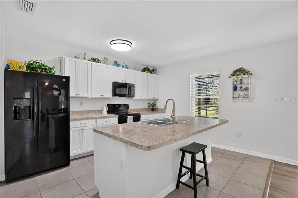 For Sale: $480,000 (4 beds, 2 baths, 2505 Square Feet)