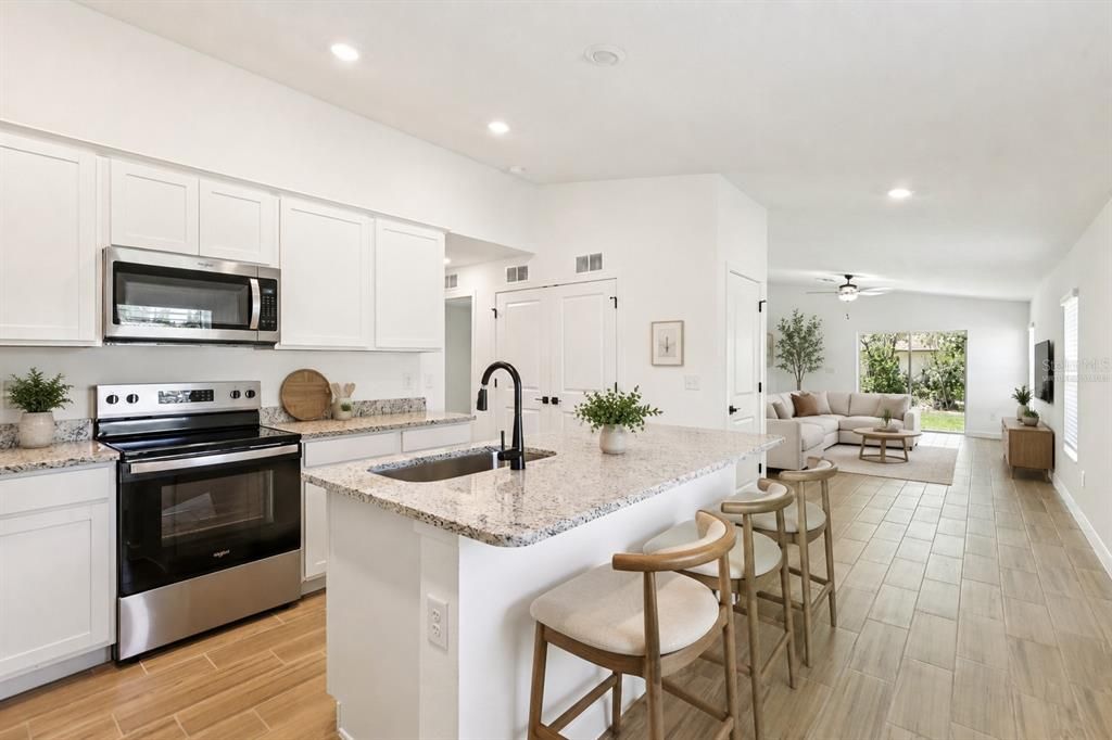 For Sale: $320,900 (3 beds, 2 baths, 1498 Square Feet)