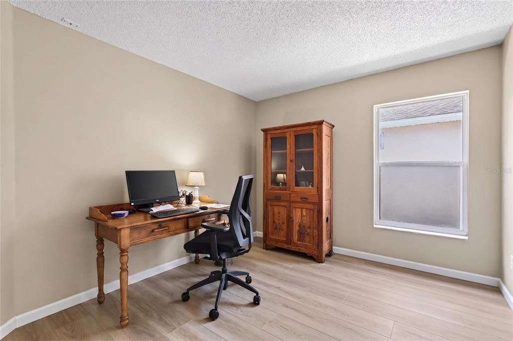 На продажу: $298,000 (2 спален, 2 ванн, 1170 Квадратных фут)