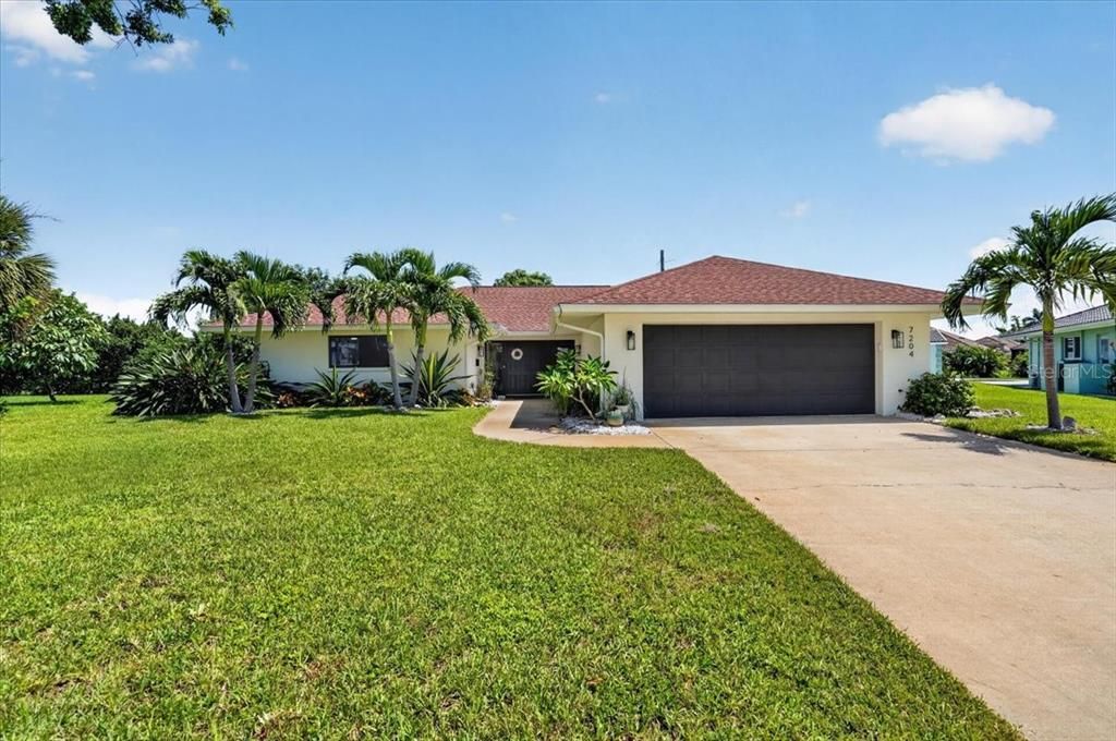 For Sale: $775,000 (3 beds, 2 baths, 2145 Square Feet)