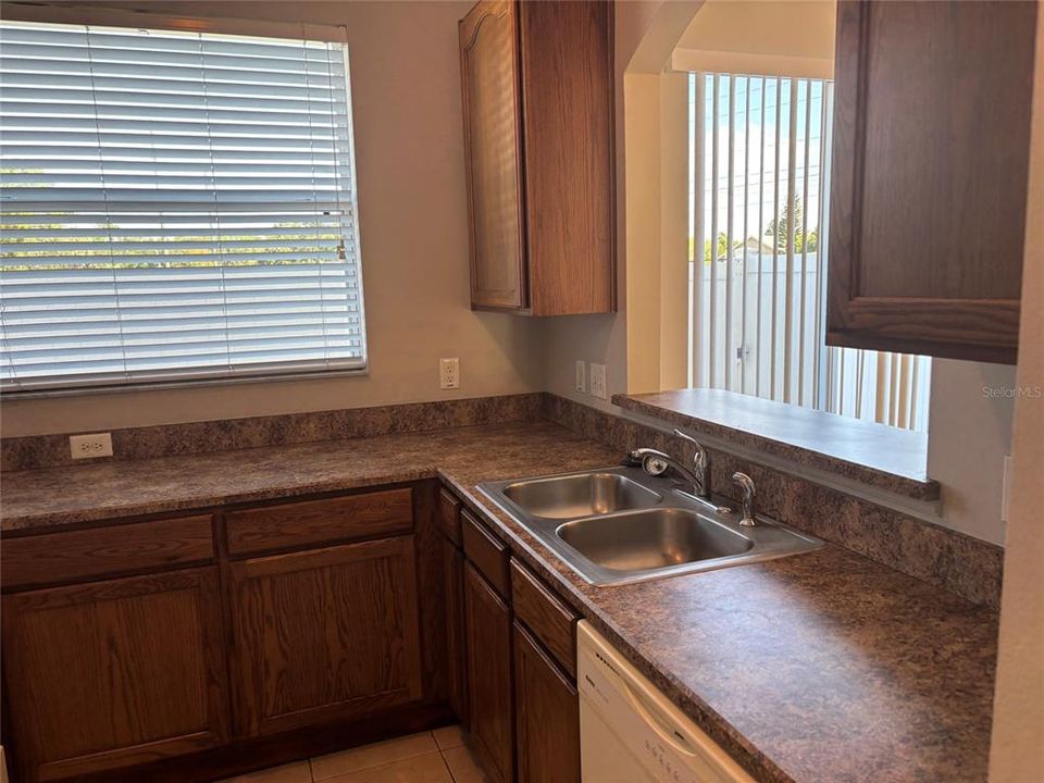 For Rent: $1,895 (3 beds, 2 baths, 1400 Square Feet)