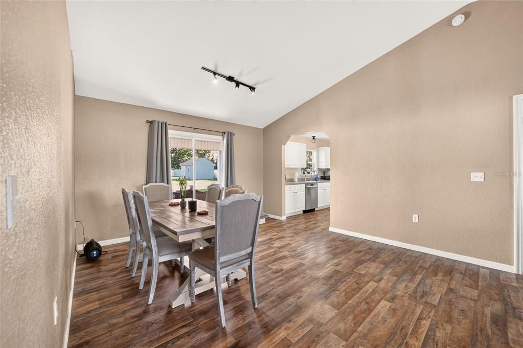 For Sale: $289,900 (3 beds, 2 baths, 1442 Square Feet)