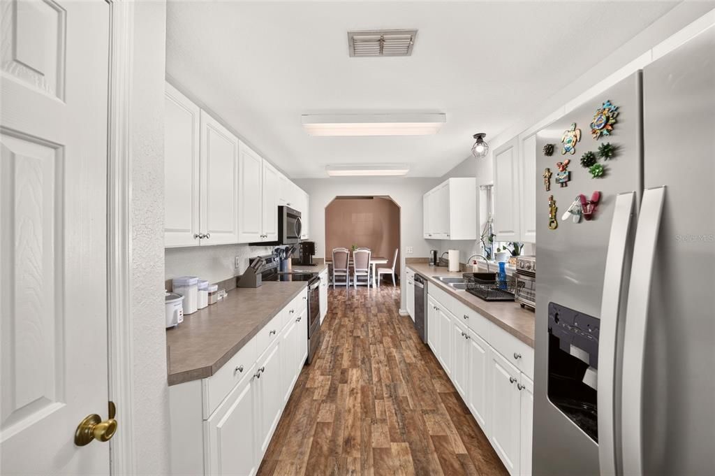 For Sale: $289,900 (3 beds, 2 baths, 1442 Square Feet)
