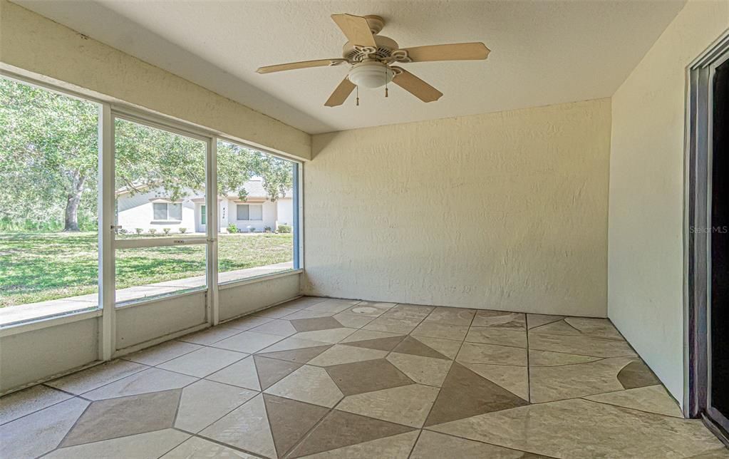 На продажу: $163,000 (2 спален, 2 ванн, 1256 Квадратных фут)