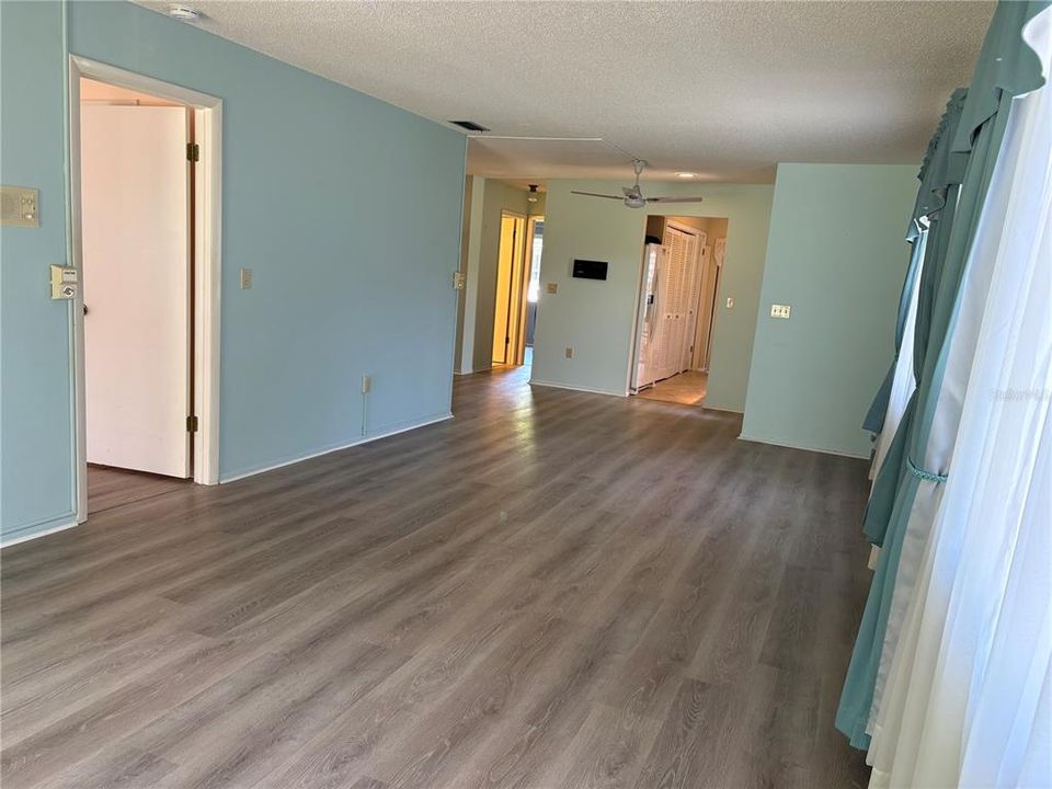For Sale: $120,000 (2 beds, 2 baths, 1144 Square Feet)