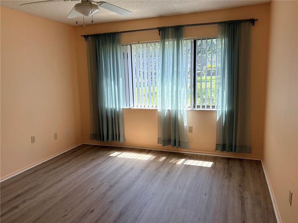 For Sale: $120,000 (2 beds, 2 baths, 1144 Square Feet)