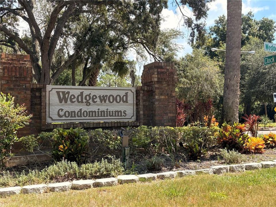 For Sale: $120,000 (2 beds, 2 baths, 1144 Square Feet)