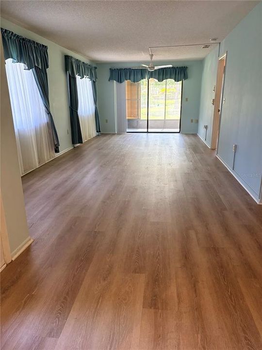 For Sale: $120,000 (2 beds, 2 baths, 1144 Square Feet)