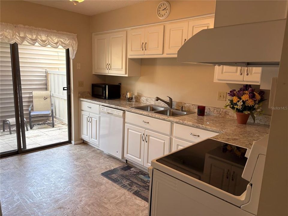 For Sale: $120,000 (2 beds, 2 baths, 1144 Square Feet)