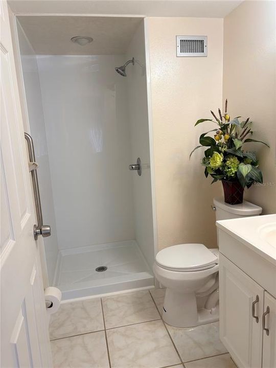For Sale: $120,000 (2 beds, 2 baths, 1144 Square Feet)