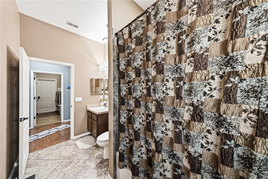 На продажу: $470,000 (4 спален, 2 ванн, 2126 Квадратных фут)