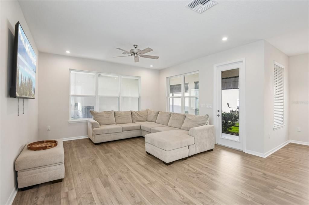 For Sale: $639,900 (4 beds, 4 baths, 2631 Square Feet)
