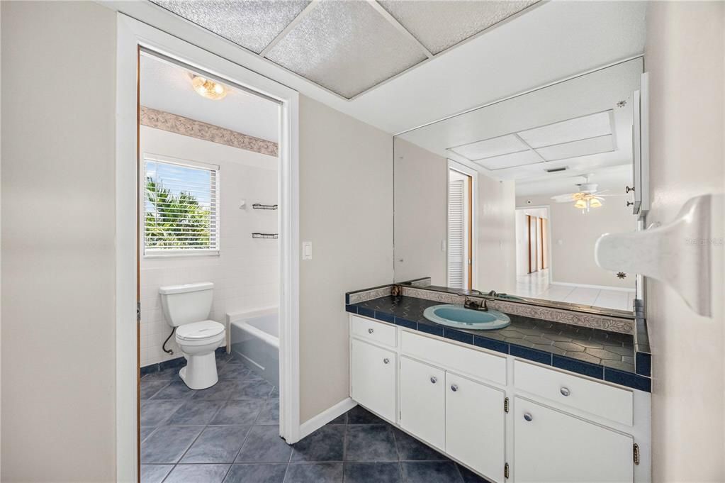 For Sale: $345,000 (3 beds, 2 baths, 1838 Square Feet)
