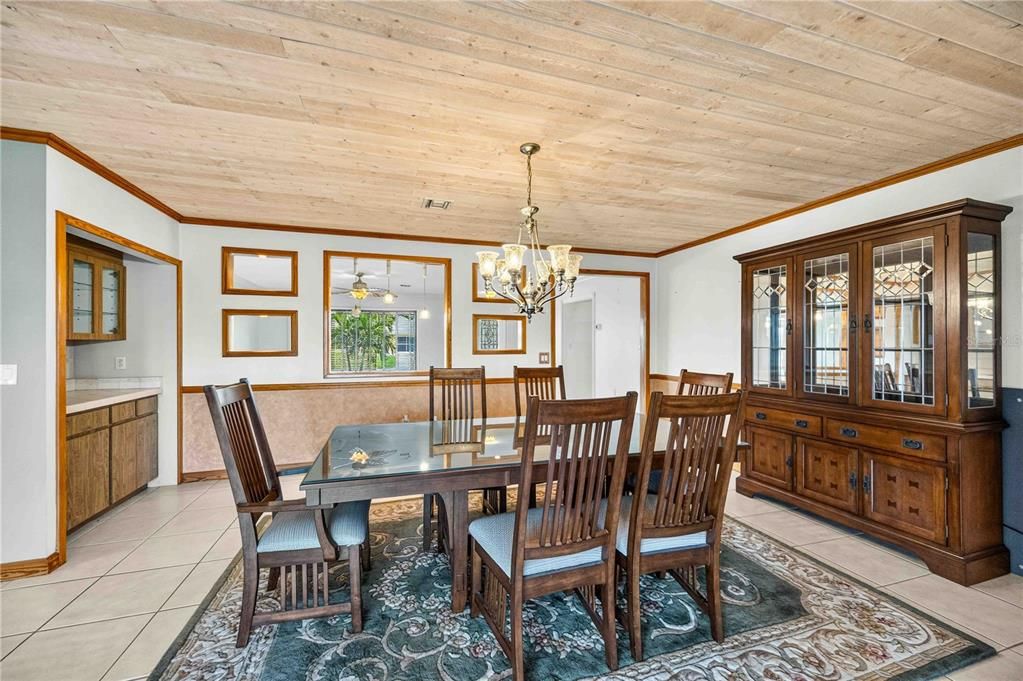 For Sale: $345,000 (3 beds, 2 baths, 1838 Square Feet)