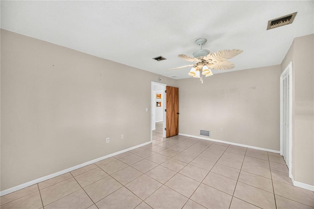 For Sale: $345,000 (3 beds, 2 baths, 1838 Square Feet)