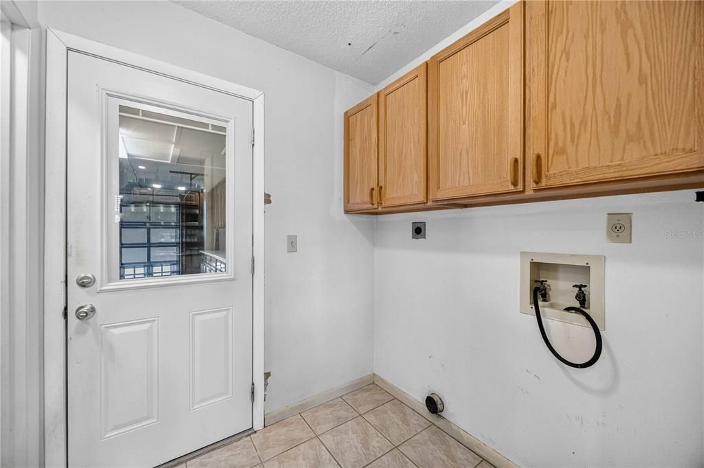 For Sale: $345,000 (3 beds, 2 baths, 1838 Square Feet)