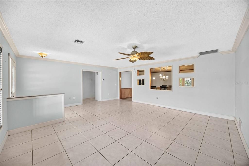For Sale: $345,000 (3 beds, 2 baths, 1838 Square Feet)